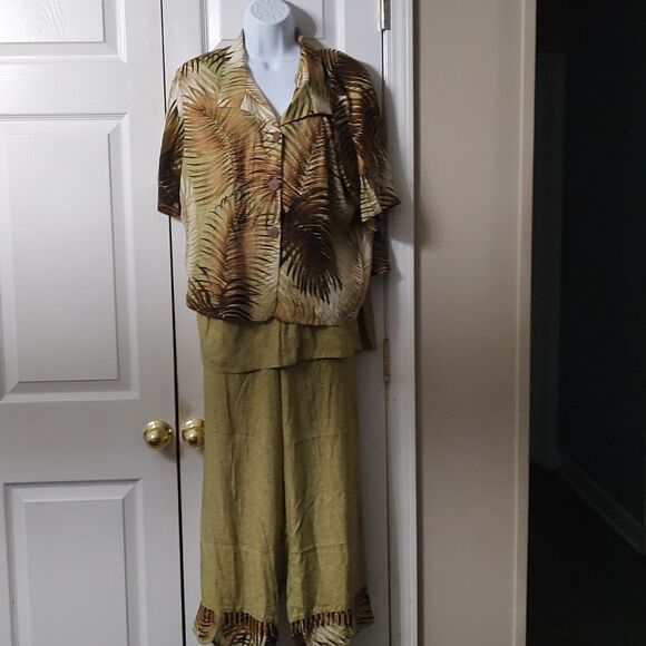 Paradiso 4 pc  beaded outfit  cropped pants and 3 various matching shirts  Sz XL - Picture 7 of 13